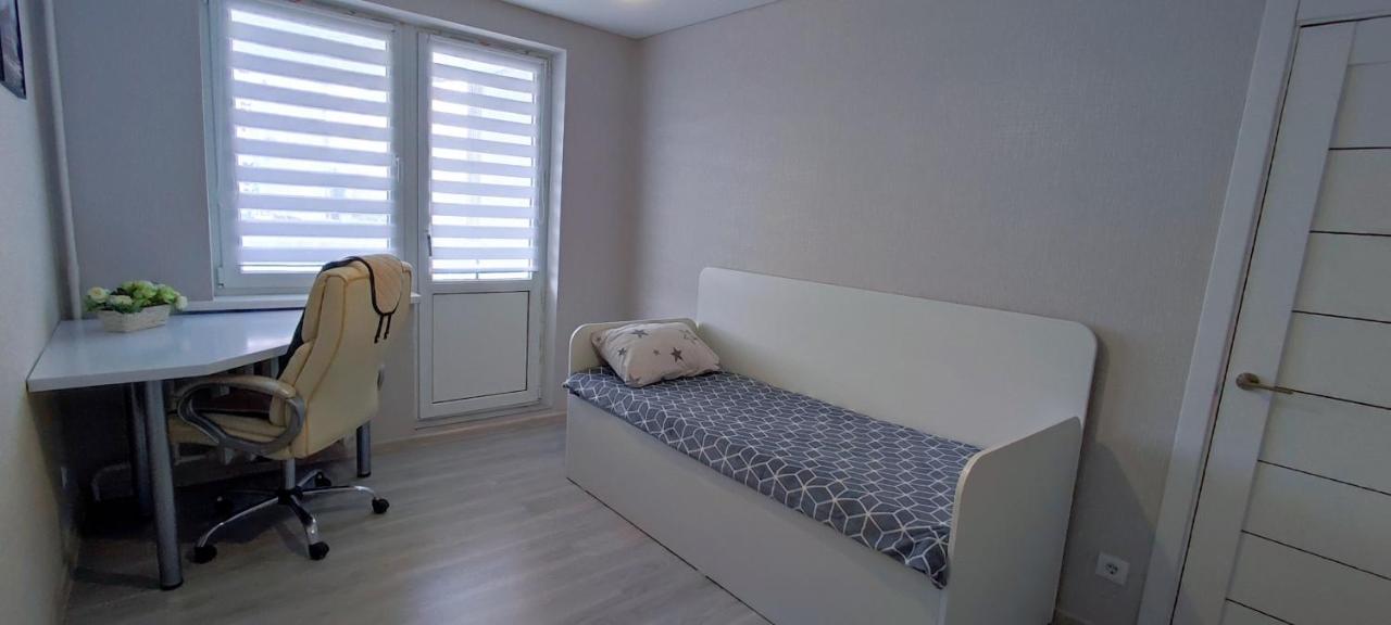 Large Apartment Near The Airport And City Center Kischinau Exterior foto