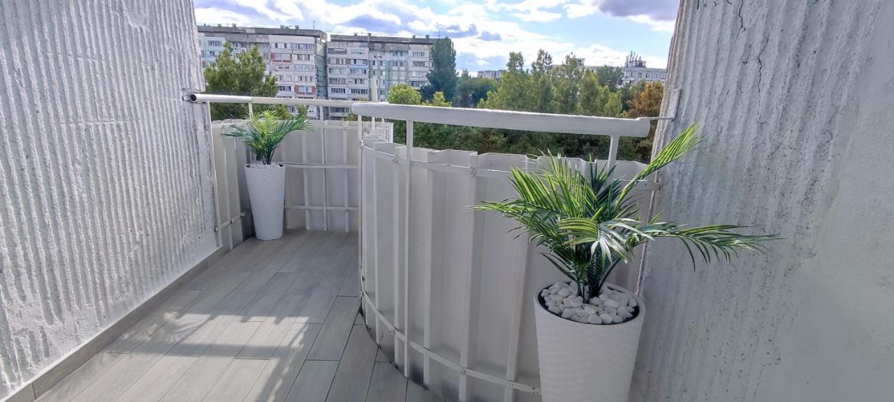 Large Apartment Near The Airport And City Center Kischinau Exterior foto