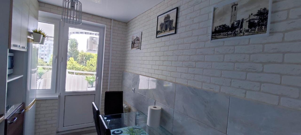 Large Apartment Near The Airport And City Center Kischinau Exterior foto